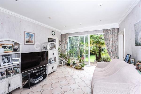Wise Lane, Mill Hill, NW7